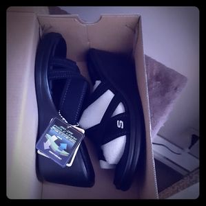 Sketchers sandals